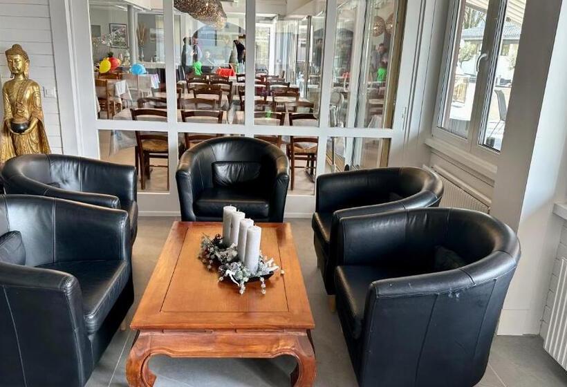 בית מלון כפרי The River Village