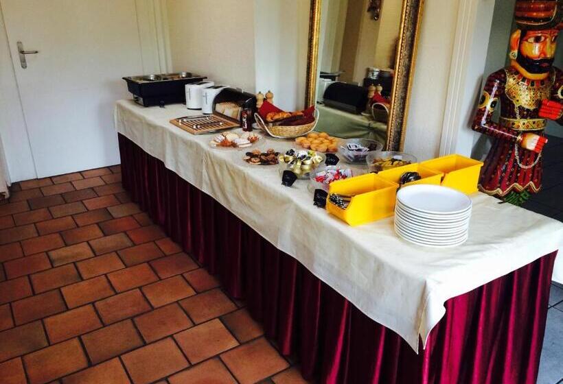 בית מלון כפרי The River Village