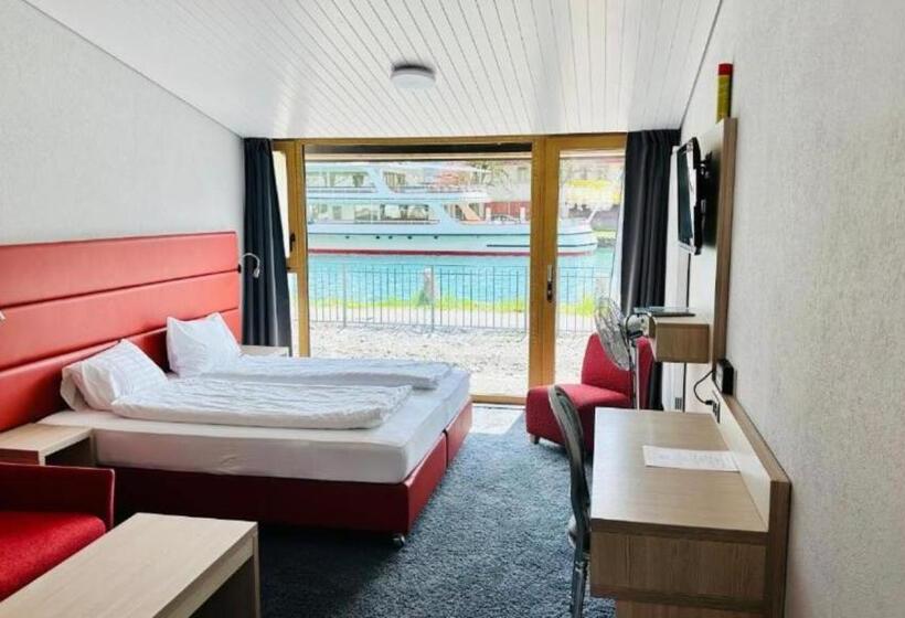 בית מלון כפרי The River Village