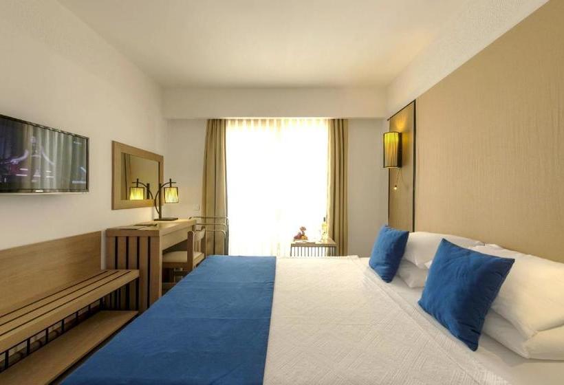 Liv Hotel By Bellazure