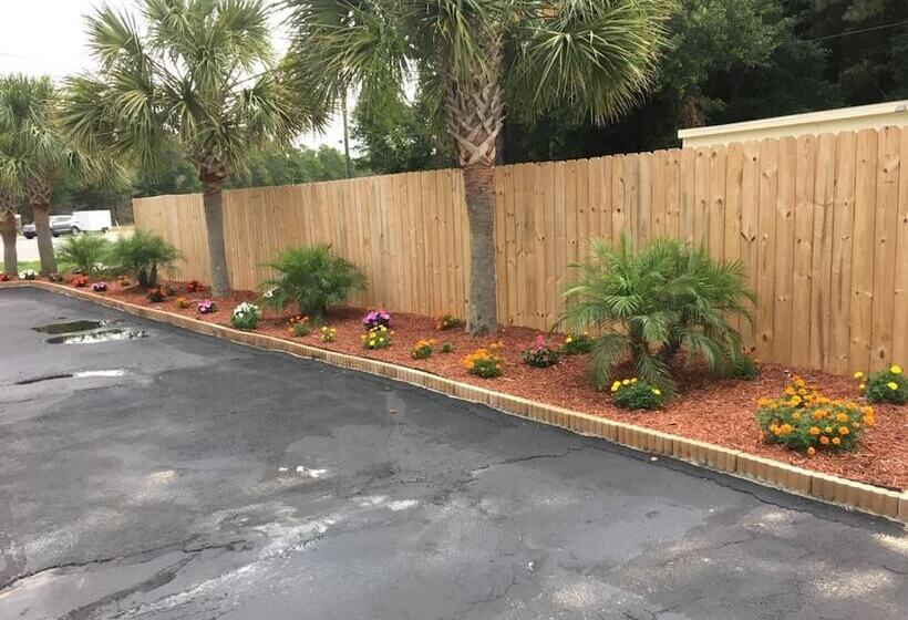 فندق على الطريق Blackwater Inn