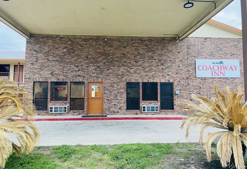 מוטל Coachway Inn