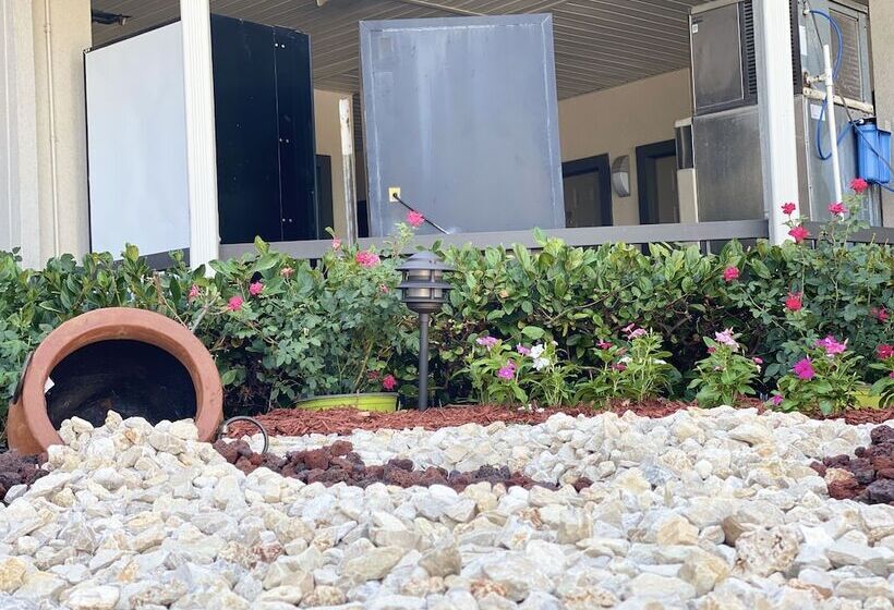 Мотель Island Suites Hobby Airport