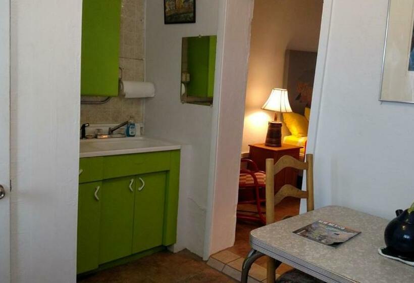 مُتل Pelican Spa