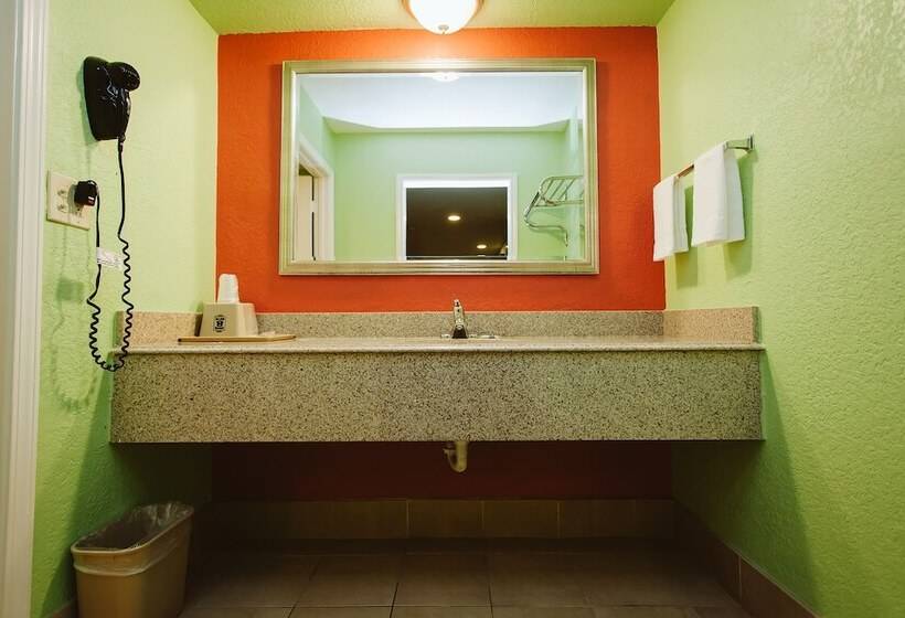 모텔 Regency Inn   Channelview