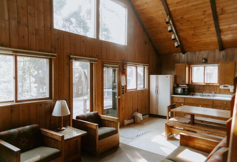 リゾートホテル Silver Rapids Lodge