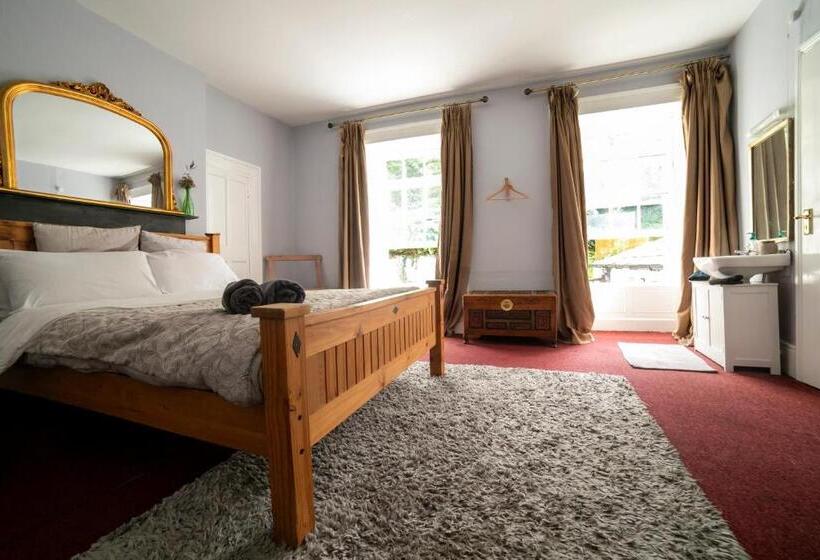 Spoon And The Stars Hostel