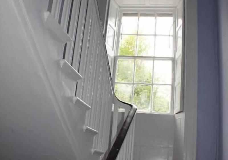 Spoon And The Stars Hostel