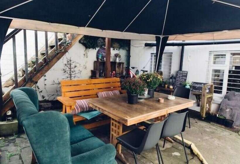 Spoon And The Stars Hostel