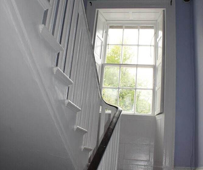 Spoon And The Stars Hostel