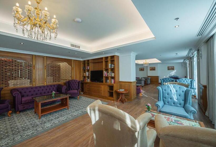 فندق The Empress Premier Chiang Mai   Sha Extra Plus