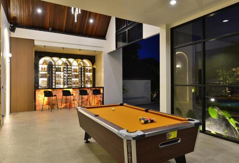 Kastel Pattaya Hotel By Loft Bangkok