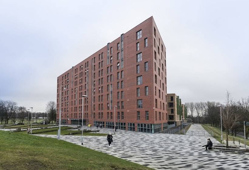 הוסטל Peel Park Quarter Campus Accommodation