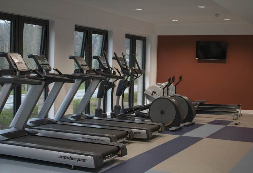 הוסטל Peel Park Quarter Campus Accommodation