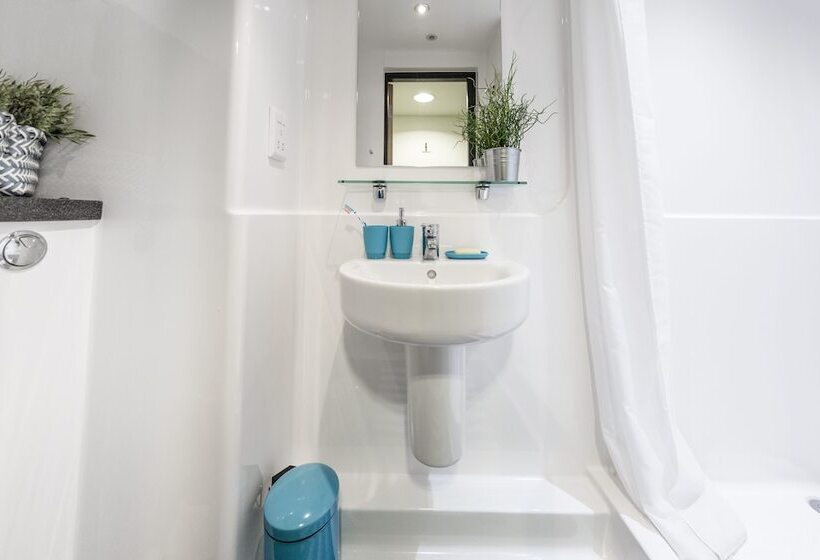 Общежитие Peel Park Quarter Campus Accommodation