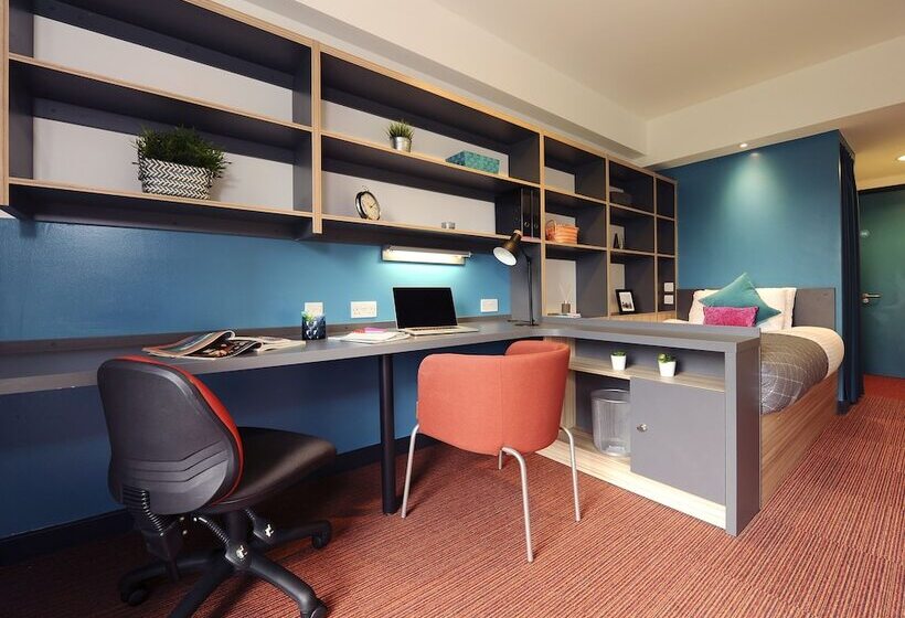 Общежитие Peel Park Quarter Campus Accommodation