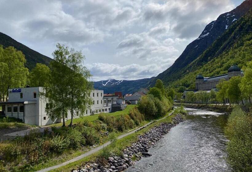 הוסטל Birkelunden Bed & Breakfast