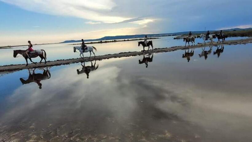 B&b Domus De Janas Gonnesa