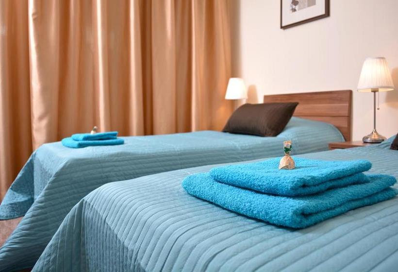 مبيت وإفطار Airport Glossel Panzió