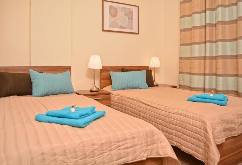 مبيت وإفطار Airport Glossel Panzió