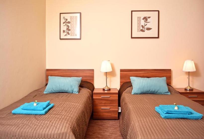 مبيت وإفطار Airport Glossel Panzió