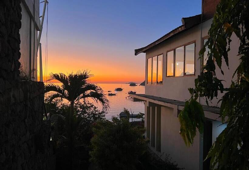 ベッドアンドブレックファースト Blue Parrot