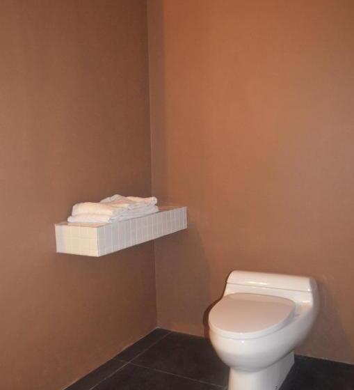 ベッドアンドブレックファースト Blue Parrot