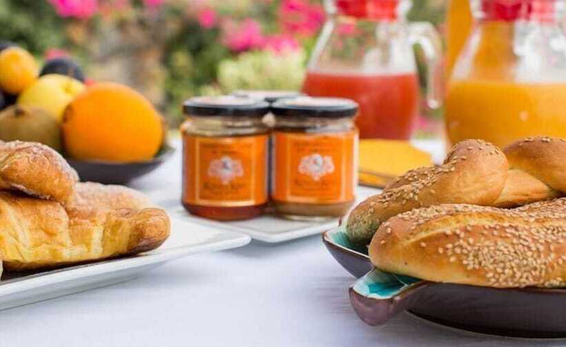 تختخواب و صبحانه Dammusi Al Qubba Wellness & Resort