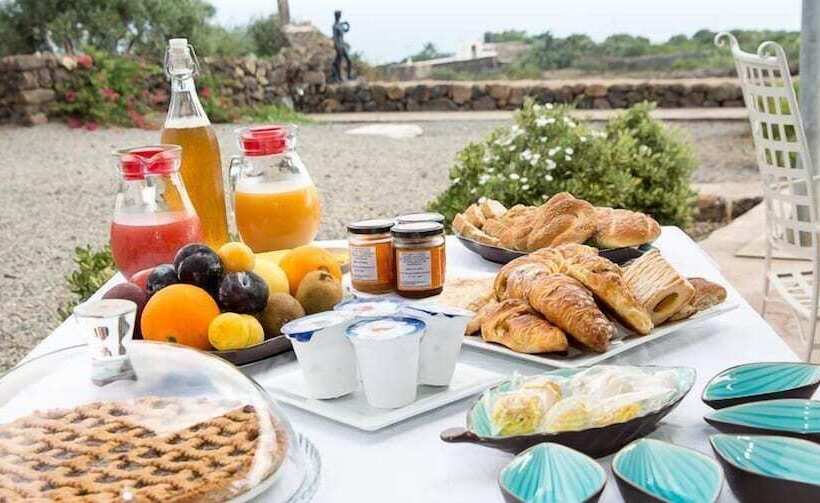 مبيت وإفطار Dammusi Al Qubba Wellness & Resort