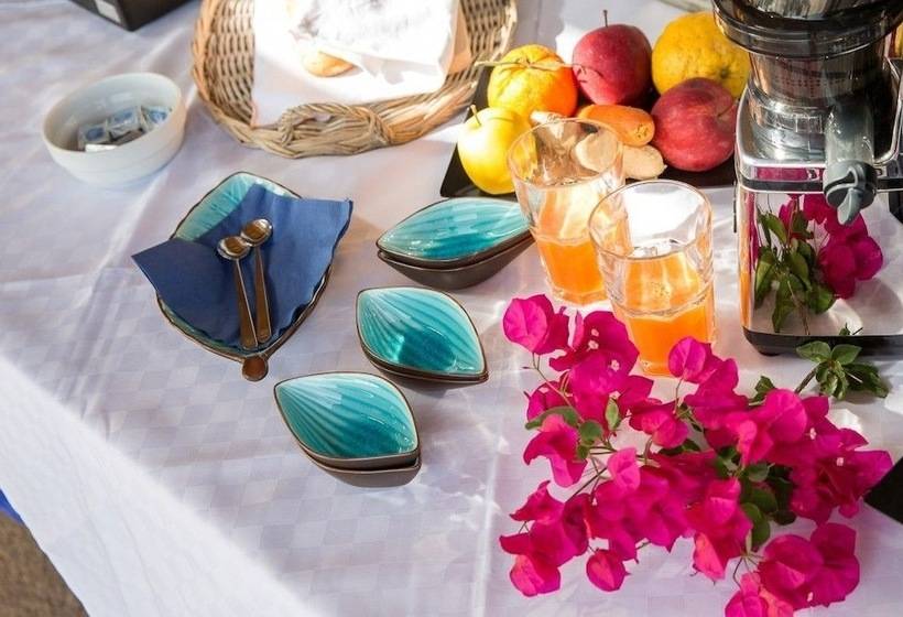 مبيت وإفطار Dammusi Al Qubba Wellness & Resort