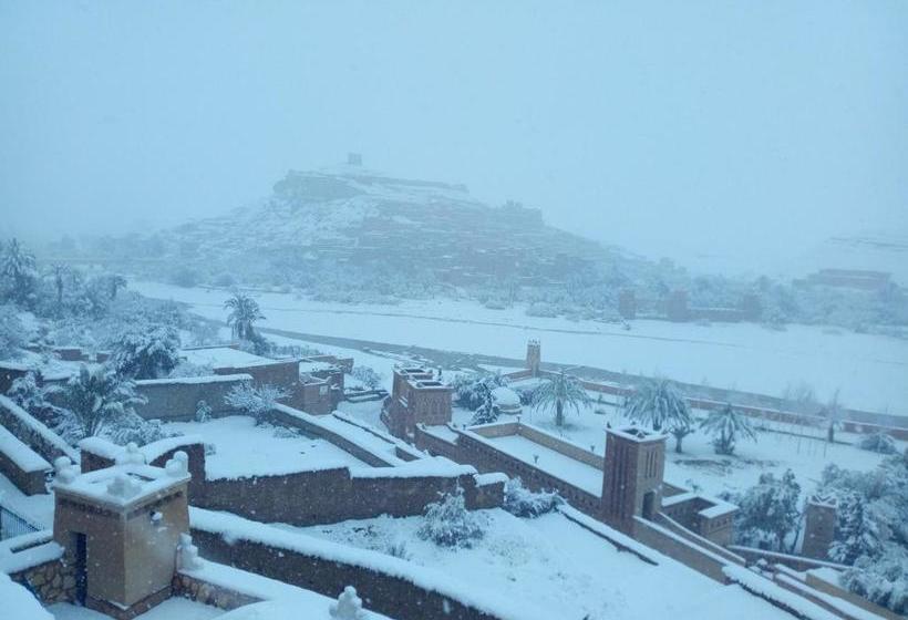 تختخواب و صبحانه Dar Mouna