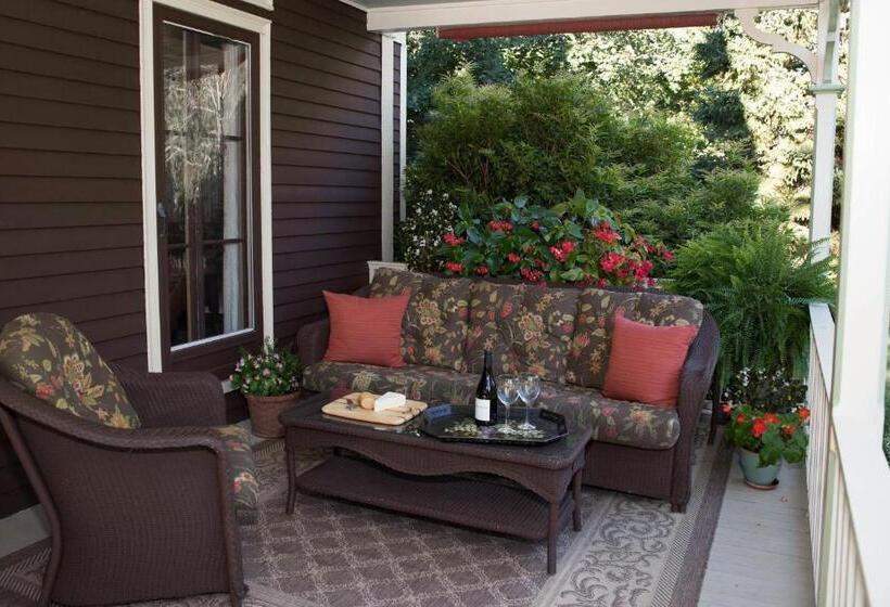 Bed and Breakfast Ivy Lodge