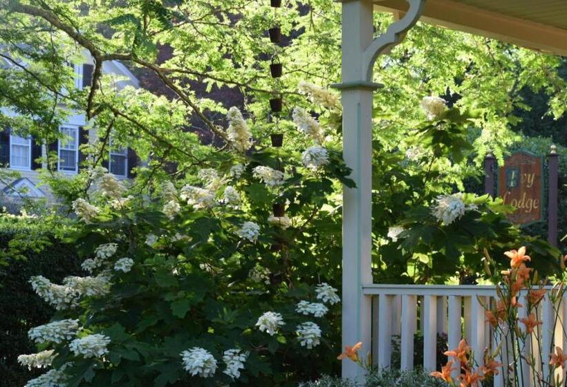 Bed and Breakfast Ivy Lodge