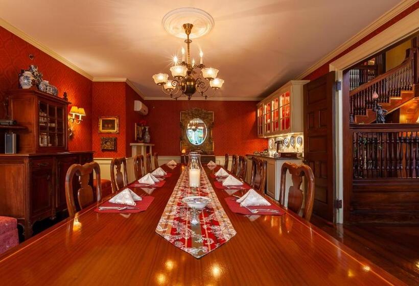 Bed and Breakfast Ivy Lodge