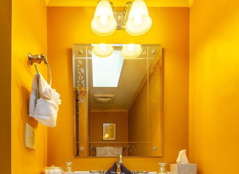 Bed and Breakfast Ivy Lodge