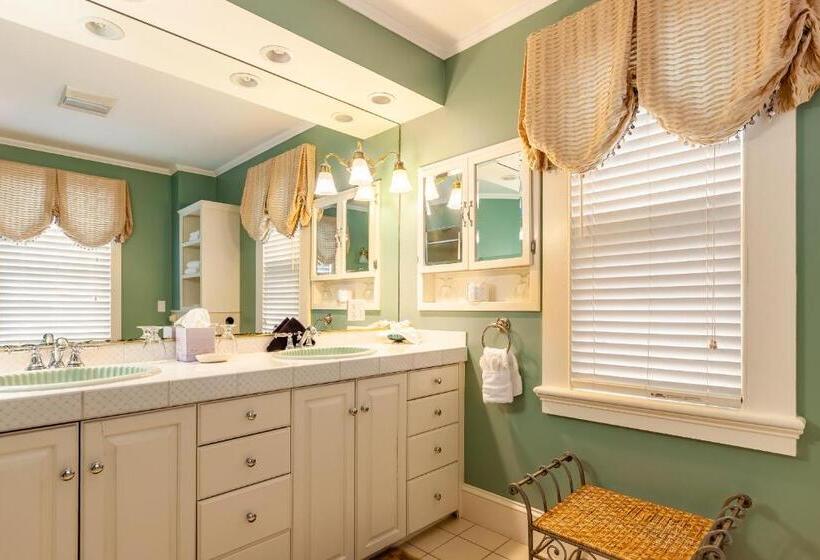 Bed and Breakfast Ivy Lodge