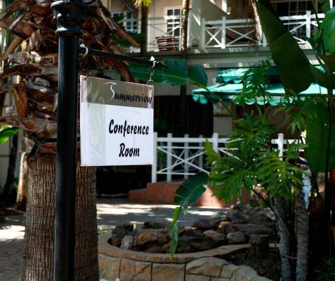 Bed and Breakfast Summerview Guest Lodge