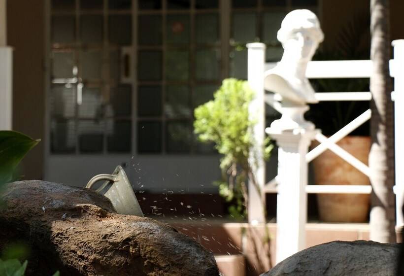 Bed and Breakfast Summerview Guest Lodge