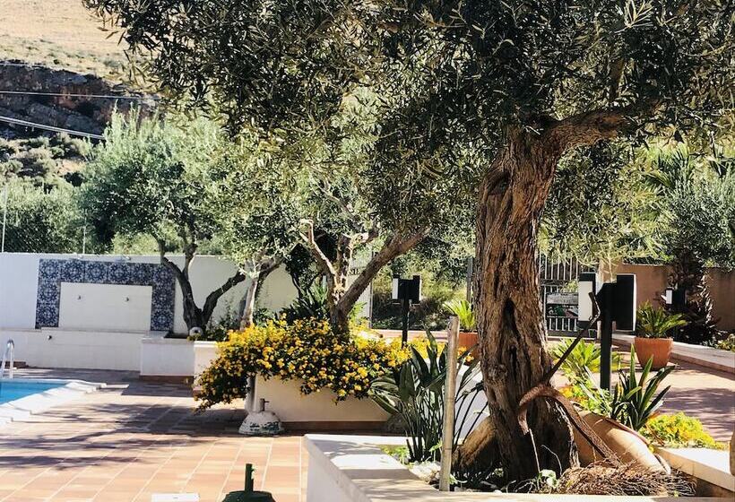 בית מלון כפרי Achibea