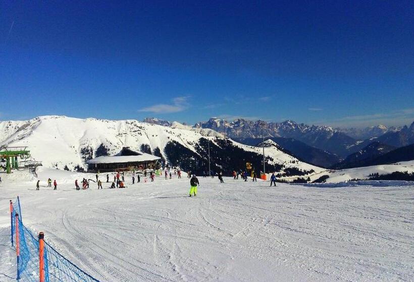 בית מלון כפרי Albergo Chalet Abete Rosso