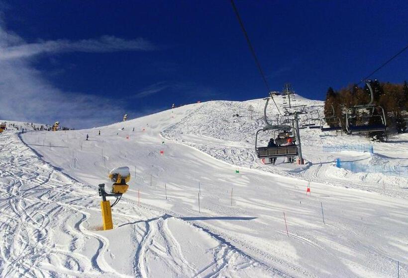 בית מלון כפרי Albergo Chalet Abete Rosso