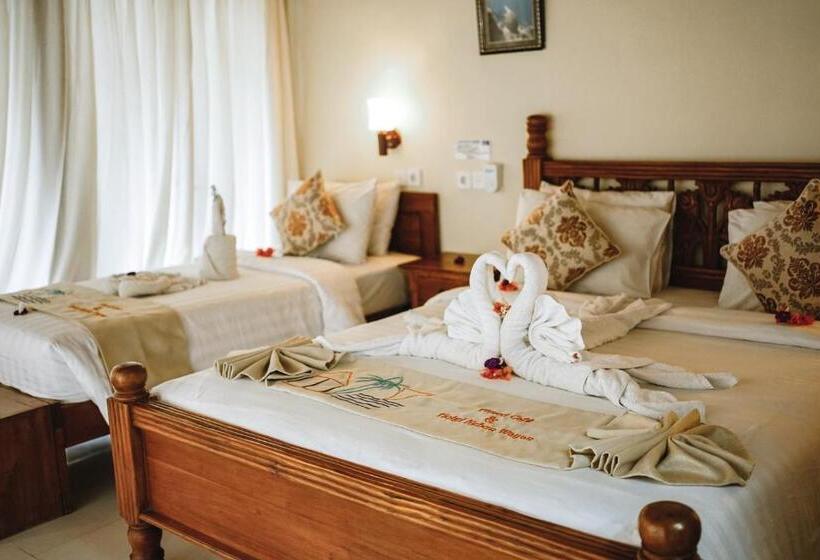 Amed Cafe & Hotel Kebun Wayan