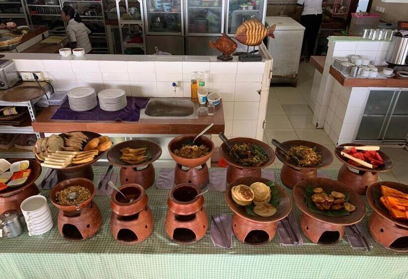 Amed Cafe & Hotel Kebun Wayan