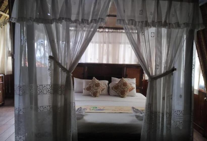 Amed Cafe & Hotel Kebun Wayan