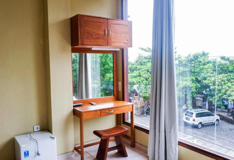 Amed Cafe & Hotel Kebun Wayan