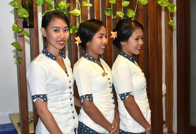 Amed Cafe & Hotel Kebun Wayan