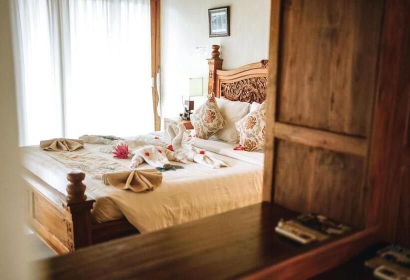 Amed Cafe & Hotel Kebun Wayan