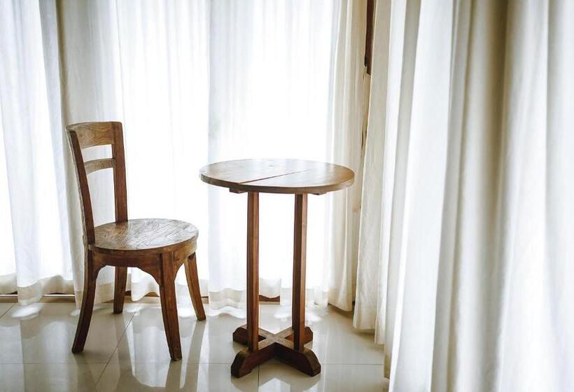 Amed Cafe & Hotel Kebun Wayan