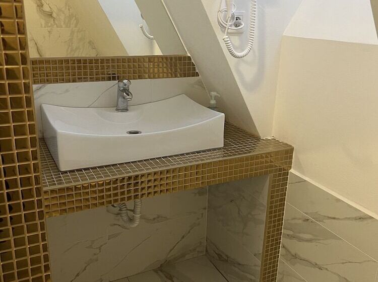 Отель Betty Pension