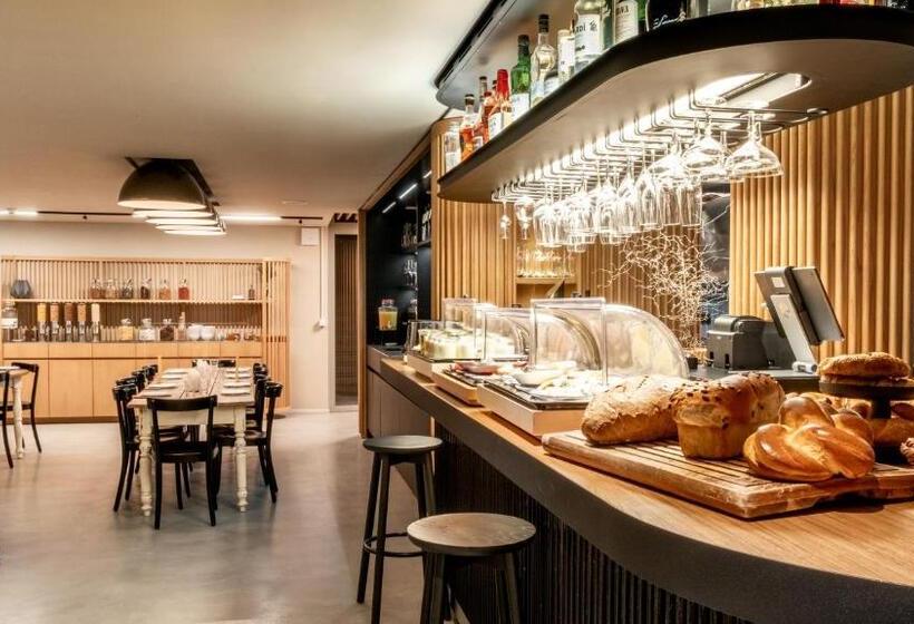 호텔 Carina Design&lifestyle